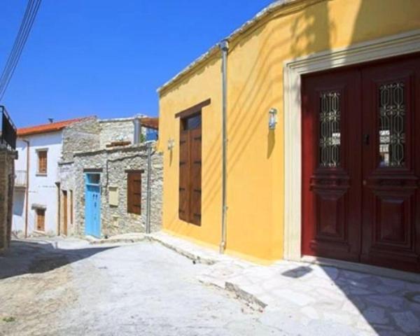 Redblue Door Two Traditional Listed Houses Páno Léfkara Kültér fotó