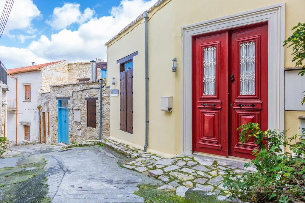 Redblue Door Two Traditional Listed Houses Páno Léfkara Kültér fotó